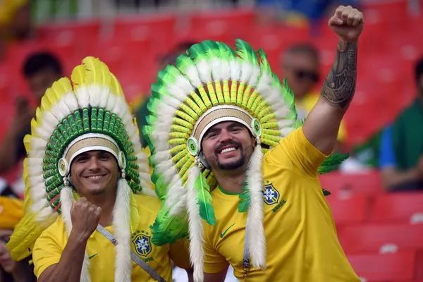 足球比赛巴西对西班牙,经典世界杯巴西足球比赛视频