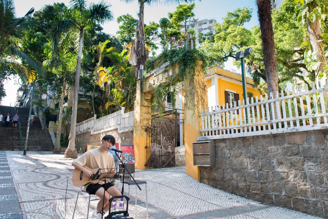 沉醉于澳门的纸醉金迷,纸醉金迷的澳门你去得起吗