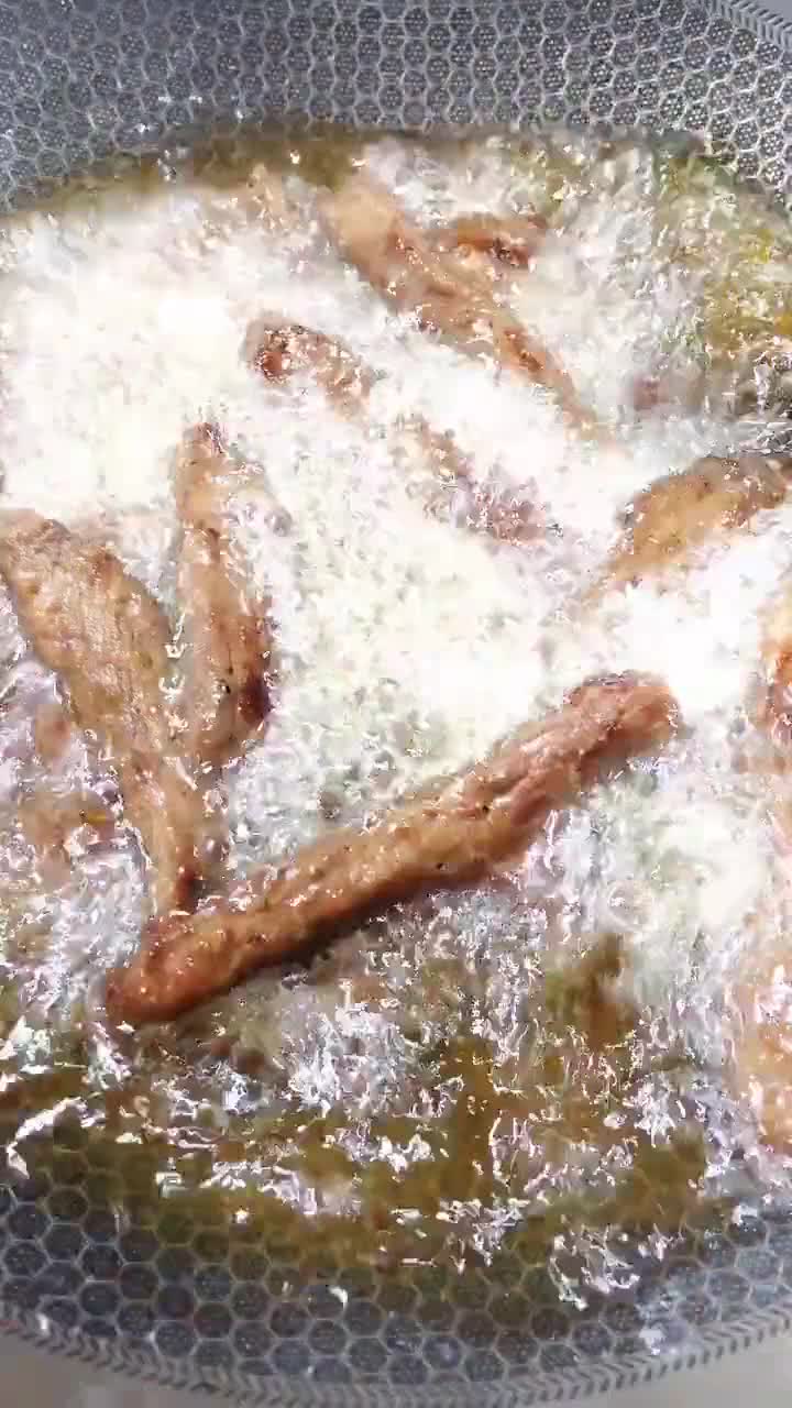 牛肉干的切法视频教程,最简单炸牛肉干做法视频
