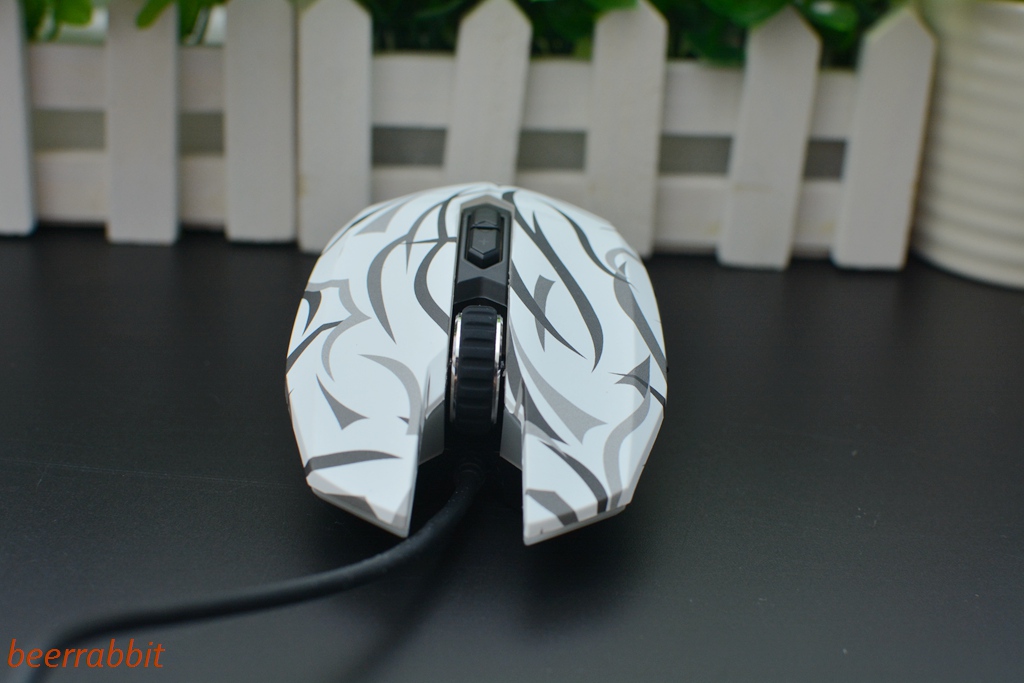 达尔优em915二代鼠标用的什么按键,达尔优牧马人游戏鼠标的详细参数