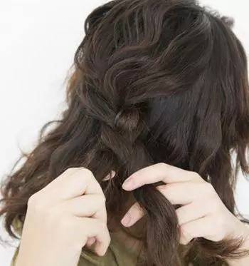 30-40岁女人烫发扎头发,烫发后怎么扎好看2019