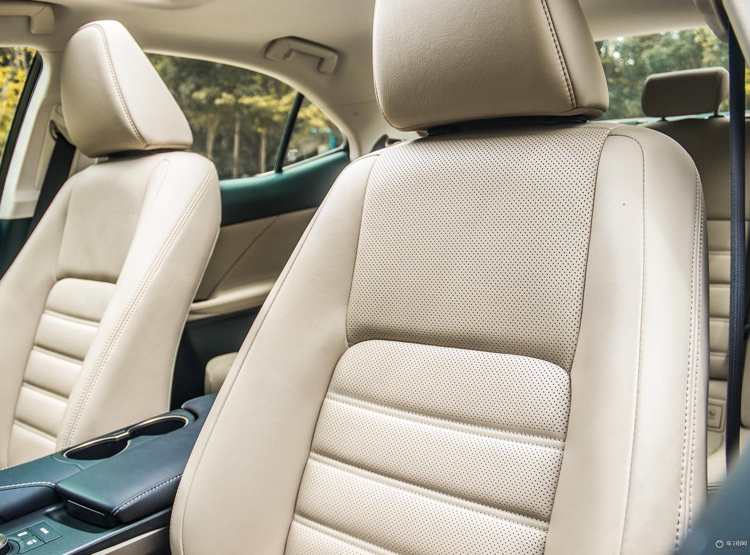 雷克萨斯is2022款300fsport版,2022雷克萨斯is300fsport版