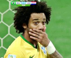 足球过人动图,最新足球搞笑片段