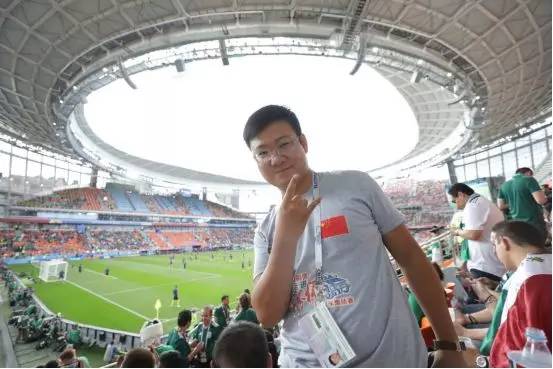 中国第一次进世界杯球迷有多疯狂,中国进入世界杯球迷有多疯狂