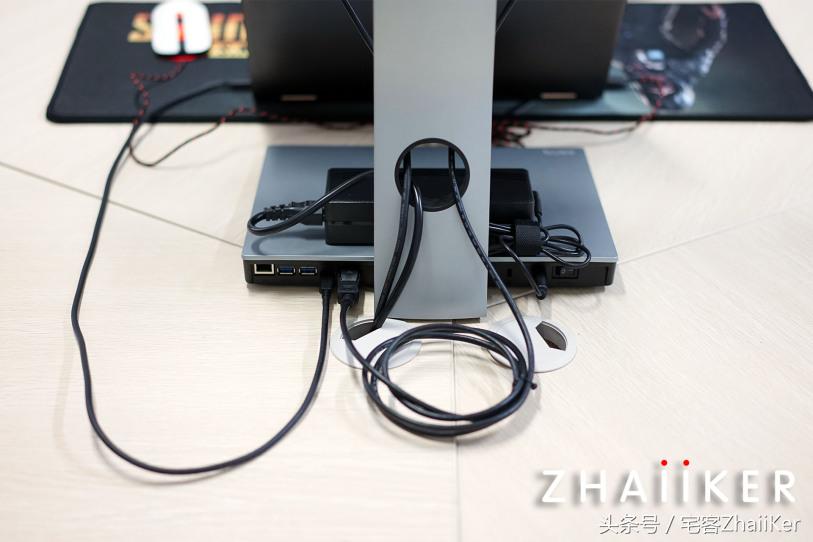 明基专业显示器PD2700U,明基pd2710显示器