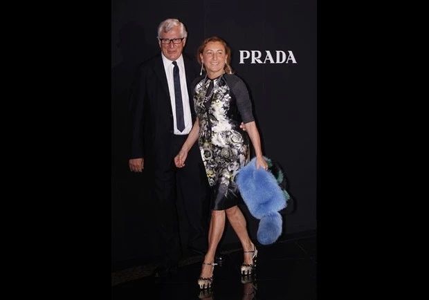 prada鍐嶇敓绯诲垪,prada鎹㈡帉闂ㄤ汉