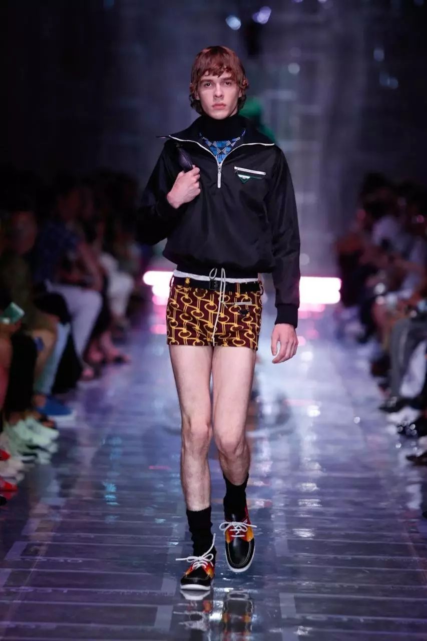 prada鍐嶇敓绯诲垪,prada鎹㈡帉闂ㄤ汉