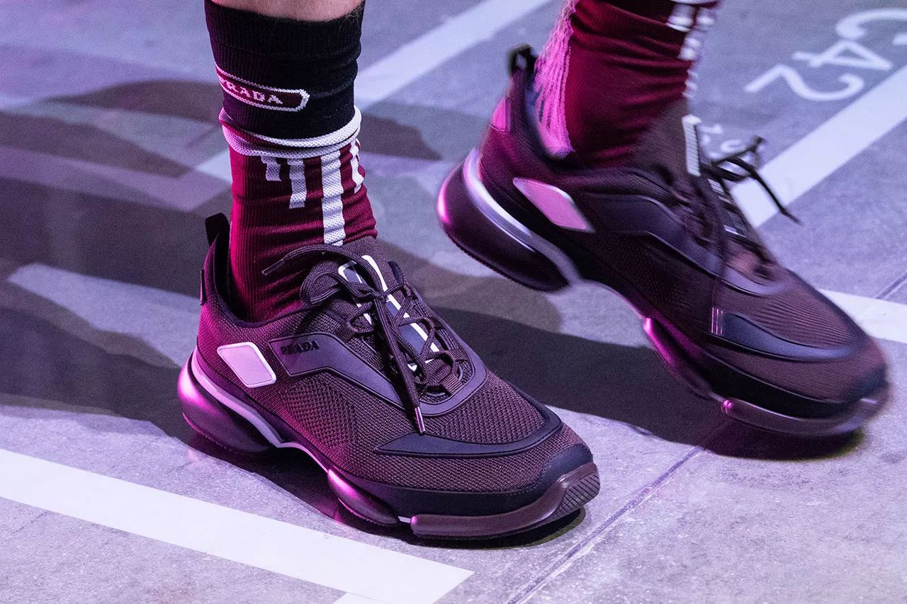 prada鍐嶇敓绯诲垪,prada鎹㈡帉闂ㄤ汉