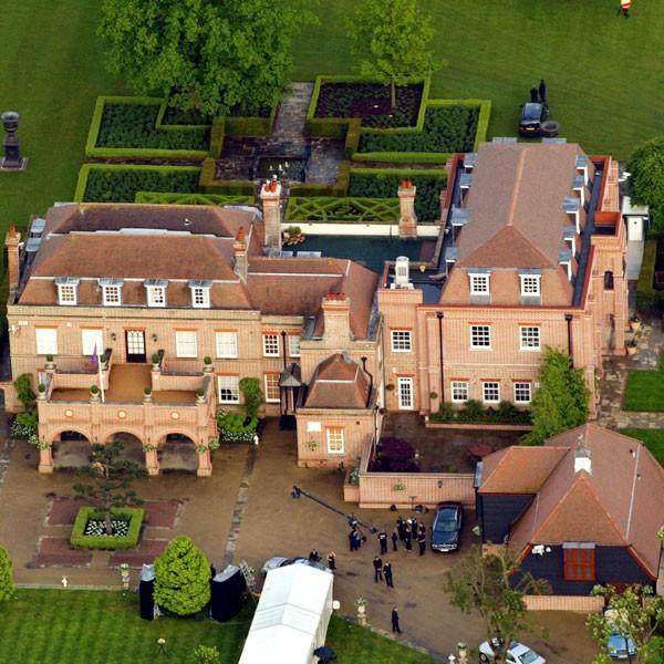 足球巨星家里穷,足球巨星大部分都来自贫民窟