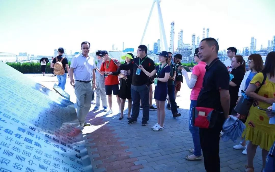 心泊塞上江南，钟灵毓秀贺兰！