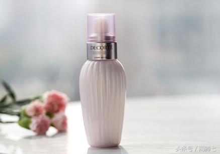 适合夏天用的比较清爽的乳液 (夏天用什么乳液比较清爽)