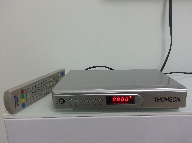 电视机顶盒一直开着费电么,电视和机顶盒哪个费电