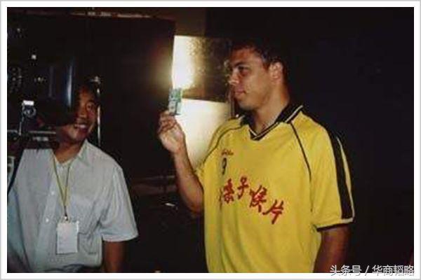 梅西c罗内马尔一起回家图片,梅西c罗一起回西班牙