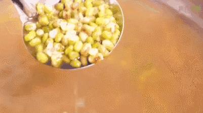 当绿豆汤变成“红豆汤”，营养损失巨大！学会一招，喝纯正绿豆汤