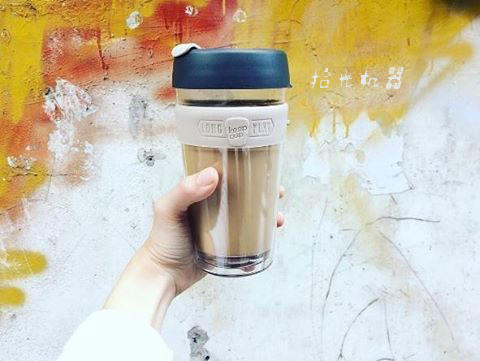 当代女孩喝奶茶,女孩子的快乐都是一杯奶茶给的