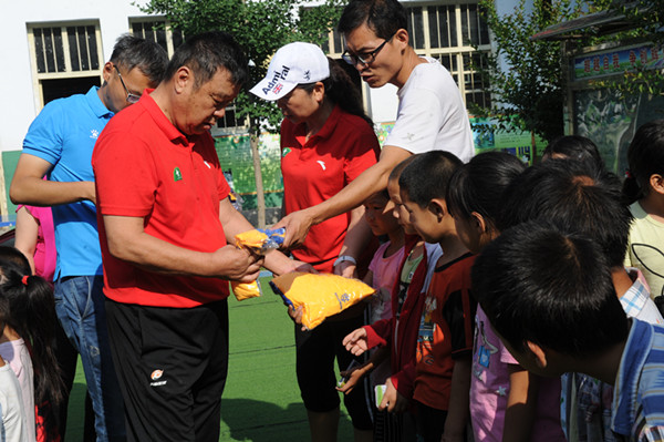 建党节慰问老党员活动,建党节慰问老党员