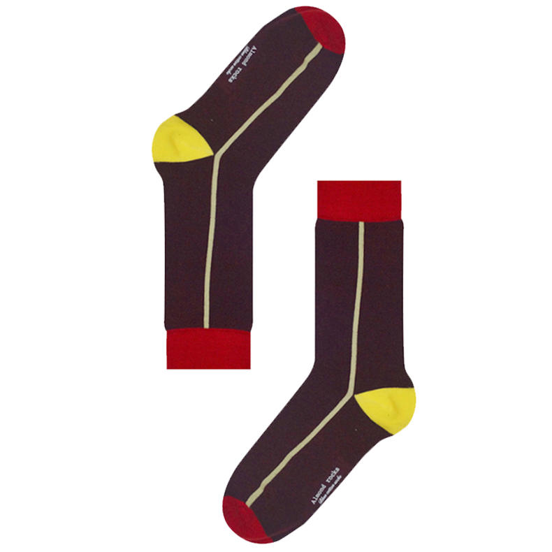 夏天露腿穿袜子好还是不穿显腿长,别再露脚踝了秋天露袜才是真时髦