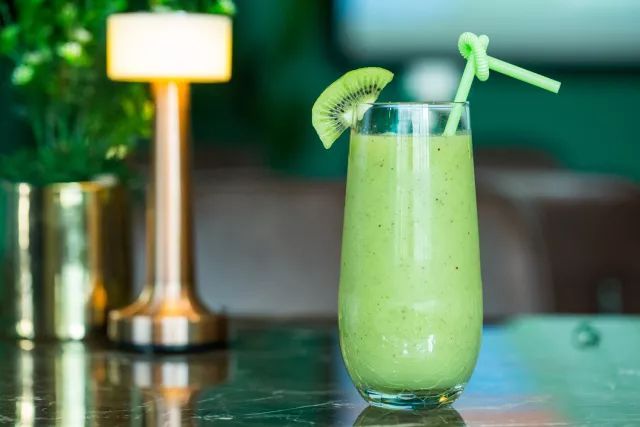 这该是佛山最独特的足球Pub,送完半打科罗娜还送鸡尾酒你点睇?