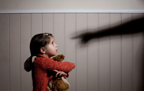 孩子在幼儿园不乖怎么跟家长说,孩子在幼儿园不受老师管教怎么办