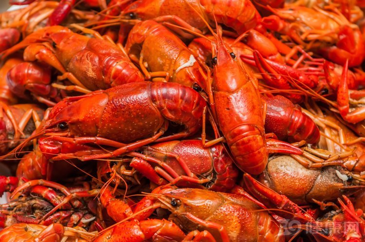吃了小龙虾的头会有哪些危害,吃小龙虾虾头有什么副作用
