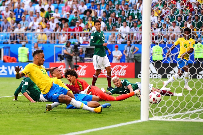 内马尔新赛季操作,内马尔自信即巅峰