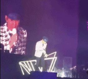 特朗普被“握手杀”；林俊杰演唱会裤子掉了，NARS请*毒涉**艺人站台