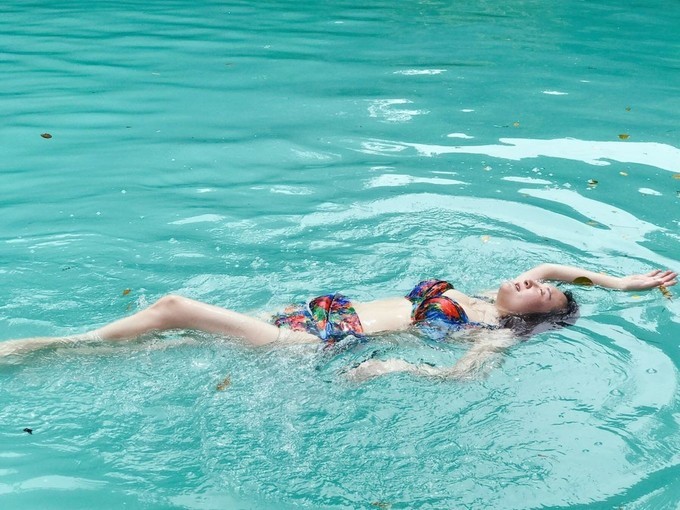 一个人的浪漫旅行视频,一个人的浪漫旅行自由自在