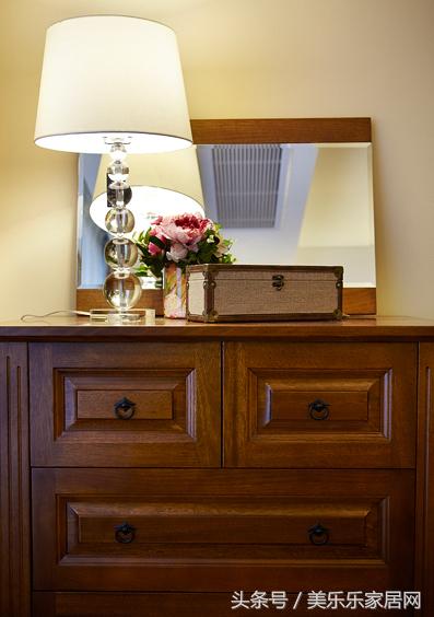 整个装修最喜欢的就是柜子的设计,年入500万的家庭都怎么装修