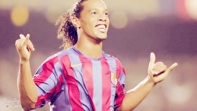 世界杯小罗足球故事,女球迷世界杯故事全集