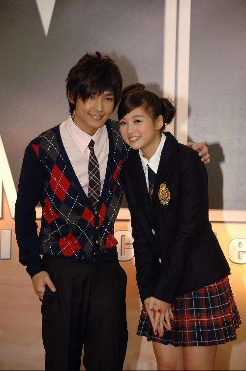 昆凌是黑涩会成员中哪一个,昆凌黑涩会美眉成员名字