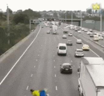 内马尔死亡翻滚，演技太夸张，墨西哥主帅赛后讽刺不配踢球！