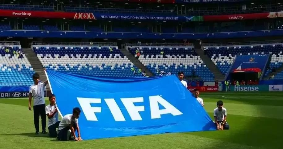 松山湖两名足球小将亮相世界杯，与内马尔、厄齐尔等球星面对面！