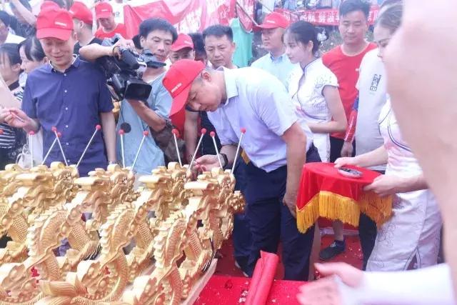 芜湖东易日盛龙舟节,东易日盛划龙舟