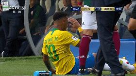 内马尔惊艳表演,内马尔浮夸假摔完整版