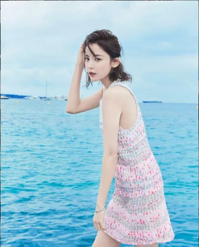 刘诗诗穿起今年最流行的连衣裙,打底连衣裙秋冬高级感刘诗诗同款