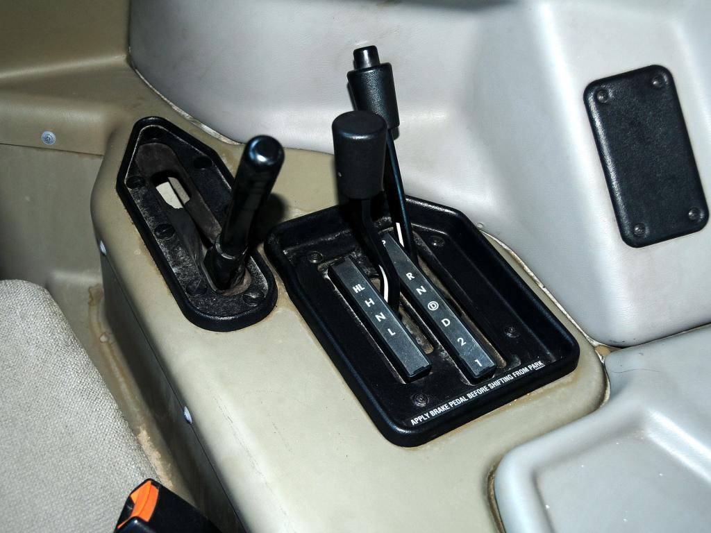 防弹越野车悍马h1皮卡,悍马h1越野车碰撞测试