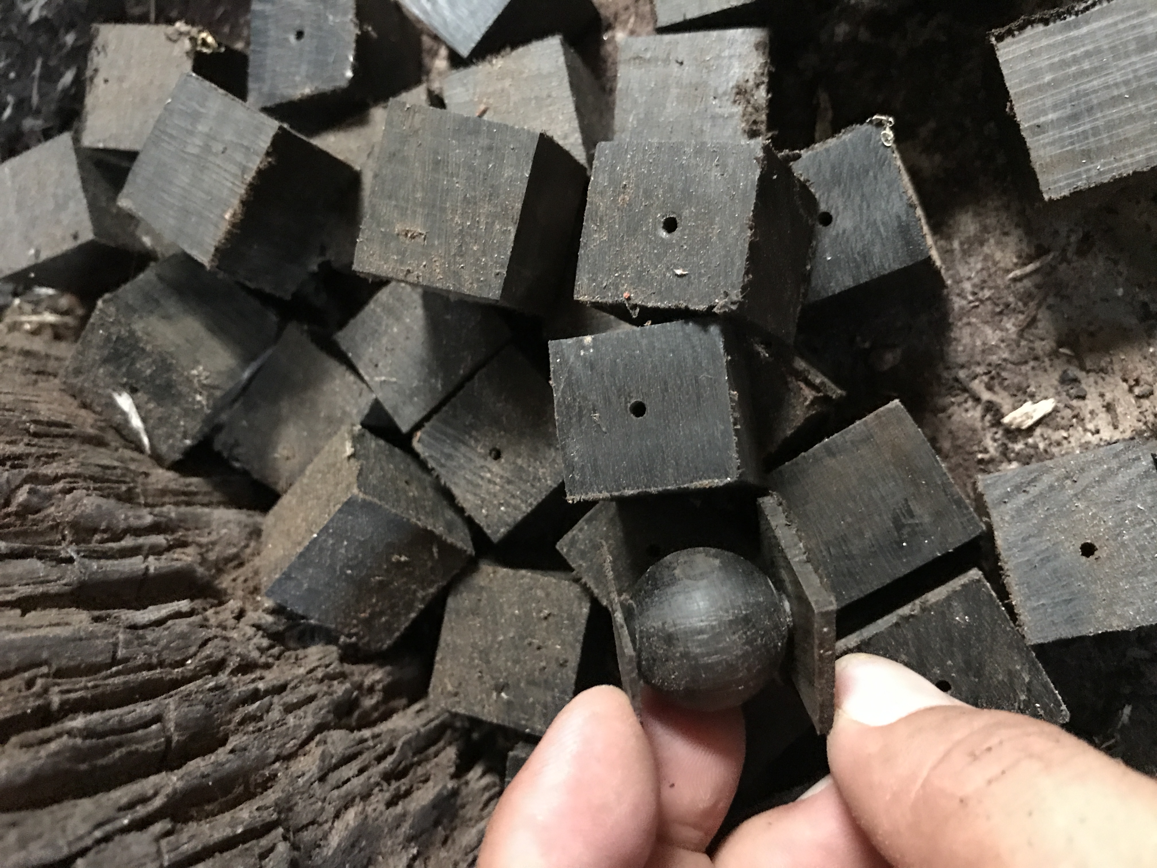 乌木佛珠手串怎么盘,手工金丝楠木佛珠手串图