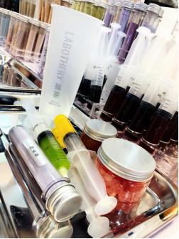 一杯小小的搞茶LABOTHERY里，我们看到了别样的供给侧改革