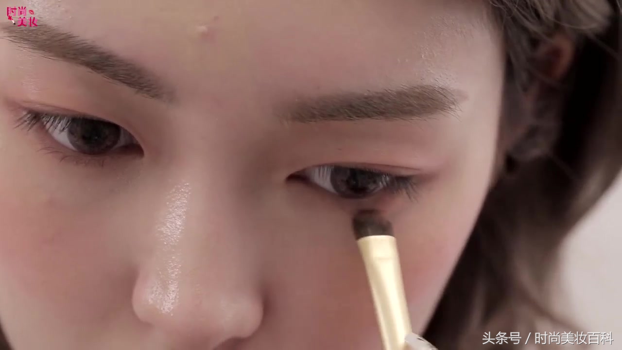 怎样的化妆步骤使得妆容更持久,能让妆容更持久的化妆步骤