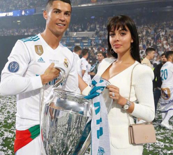 c罗老婆和梅西老婆感情好吗,c罗的老婆比梅西的女人谁更好看