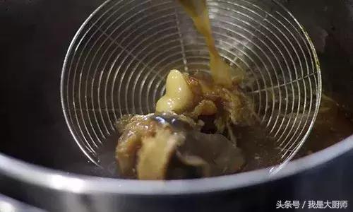 卤师傅卤水发黑怎么办,怎样去除卤菜的卤水味