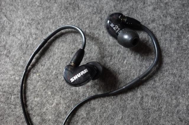 舒尔se215作为监听耳机值得入手吗,舒尔se215耳塞套两组哪个好用