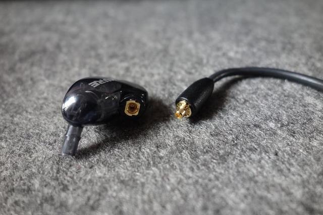 舒尔se215作为监听耳机值得入手吗,舒尔se215耳塞套两组哪个好用