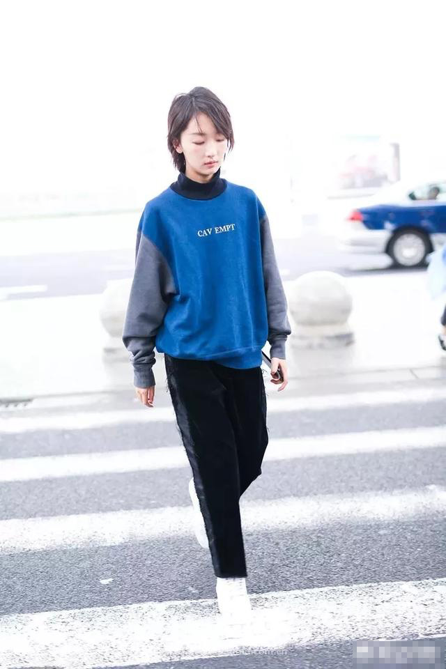 平胸是由什么决定的,平胸是生理特征吗