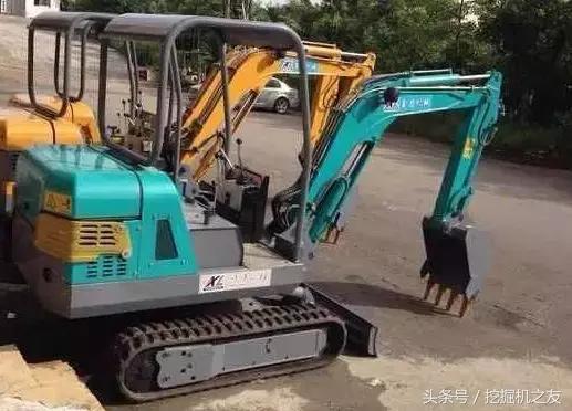 买台二手挖机开了一年只亏一点,二手挖机到底值不值得买