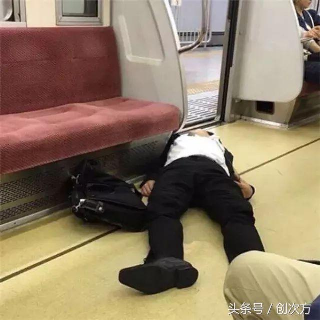 体验月球失重,怎么模拟月球失重环境