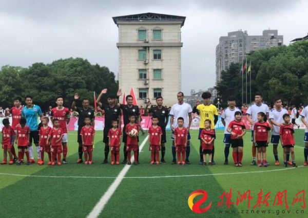 与株洲球员同场竞技，里瓦尔多：这里的足球氛围很好