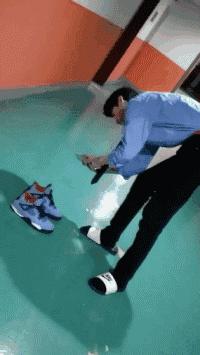 戚薇4000万的香水是怎样的 (戚薇一瓶香水抵北京一套别墅)