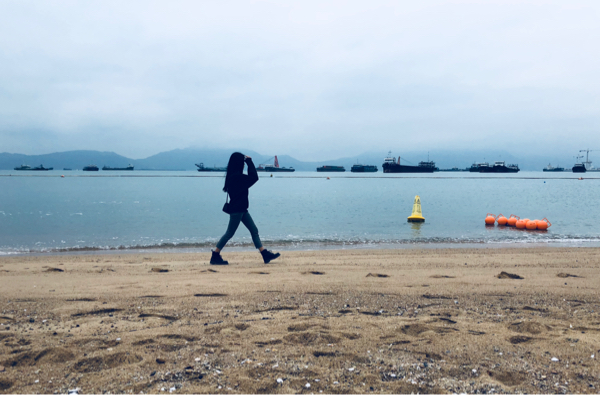 去香港吃喝住玩必须现金吗,去香港玩买东西划算吗