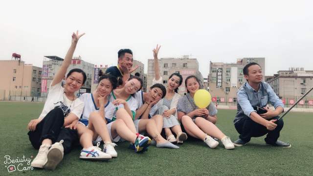 你知道吗？都市爆笑喜剧《R女郎笑传》终于杀青啦！